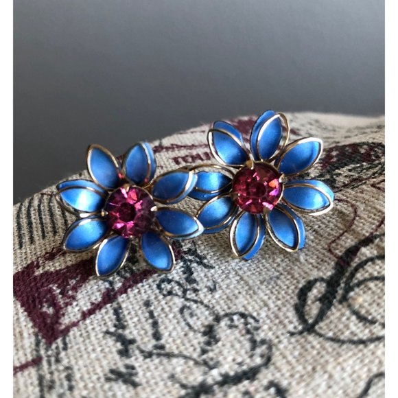 Vibrant Blue & Pink Rhinestone Vintage 1950s Prestige Signed Flower Earrings - Picture 4 of 4